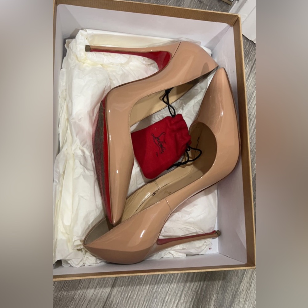 Christian Louboutin Nude So Kate